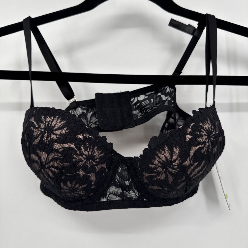 Tahari Black Lace No Wire Bra 34B NWT Sheer Floral With Underlay Removable Strap